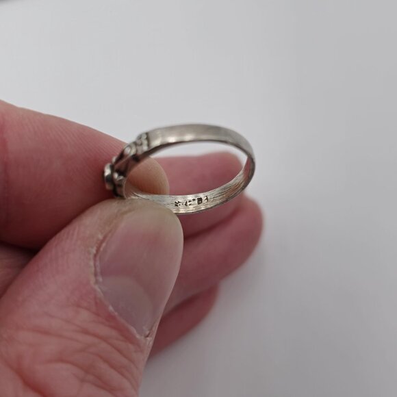 Size 6 Sterling Silver Unique Green Stone Rustic Band Ring A3591 - Picture 4 of 7